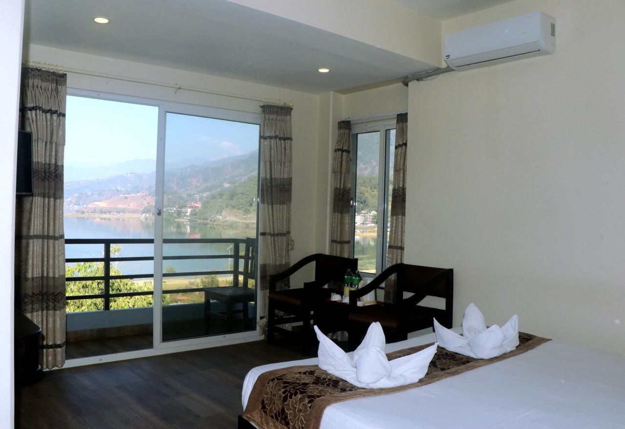 Hotel The Coast Pokhara Exterior foto
