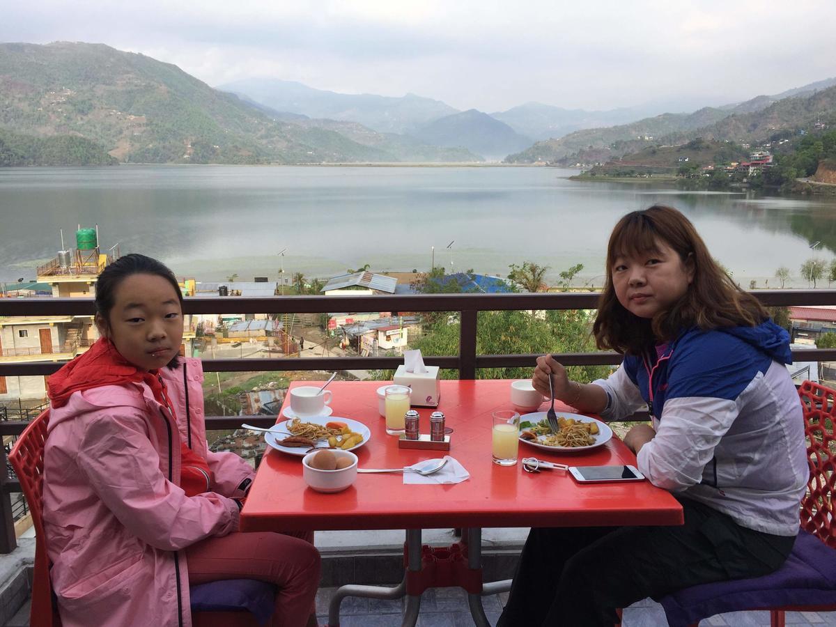 Hotel The Coast Pokhara Exterior foto