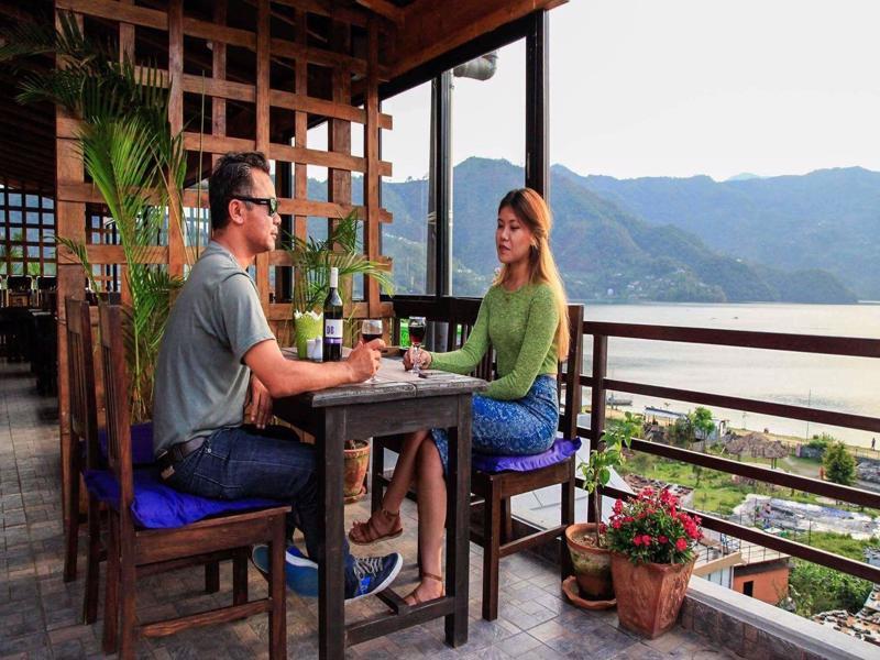 Hotel The Coast Pokhara Exterior foto